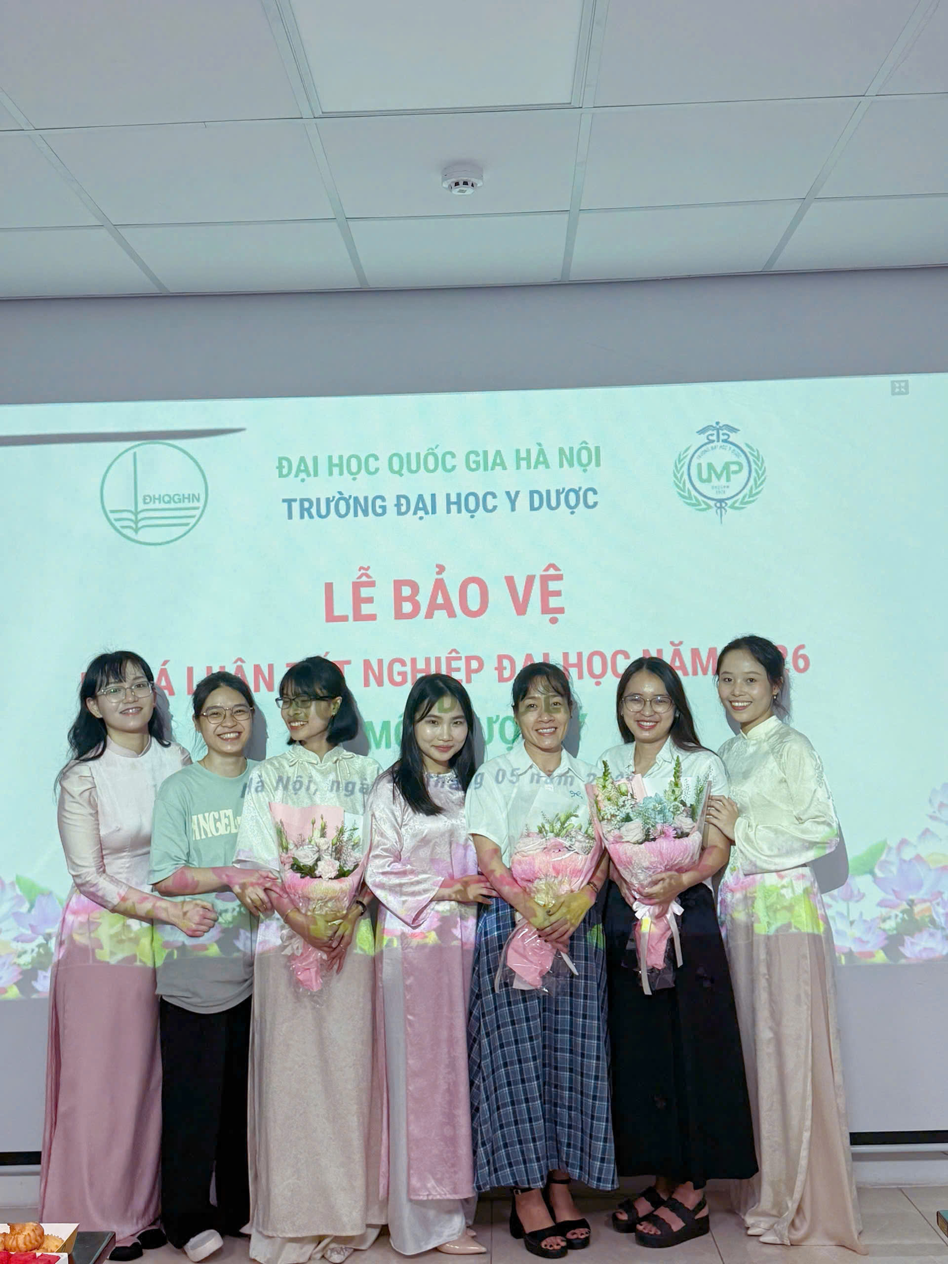 Sự kiện bảo vệ KLTN QH2021 Dược 2