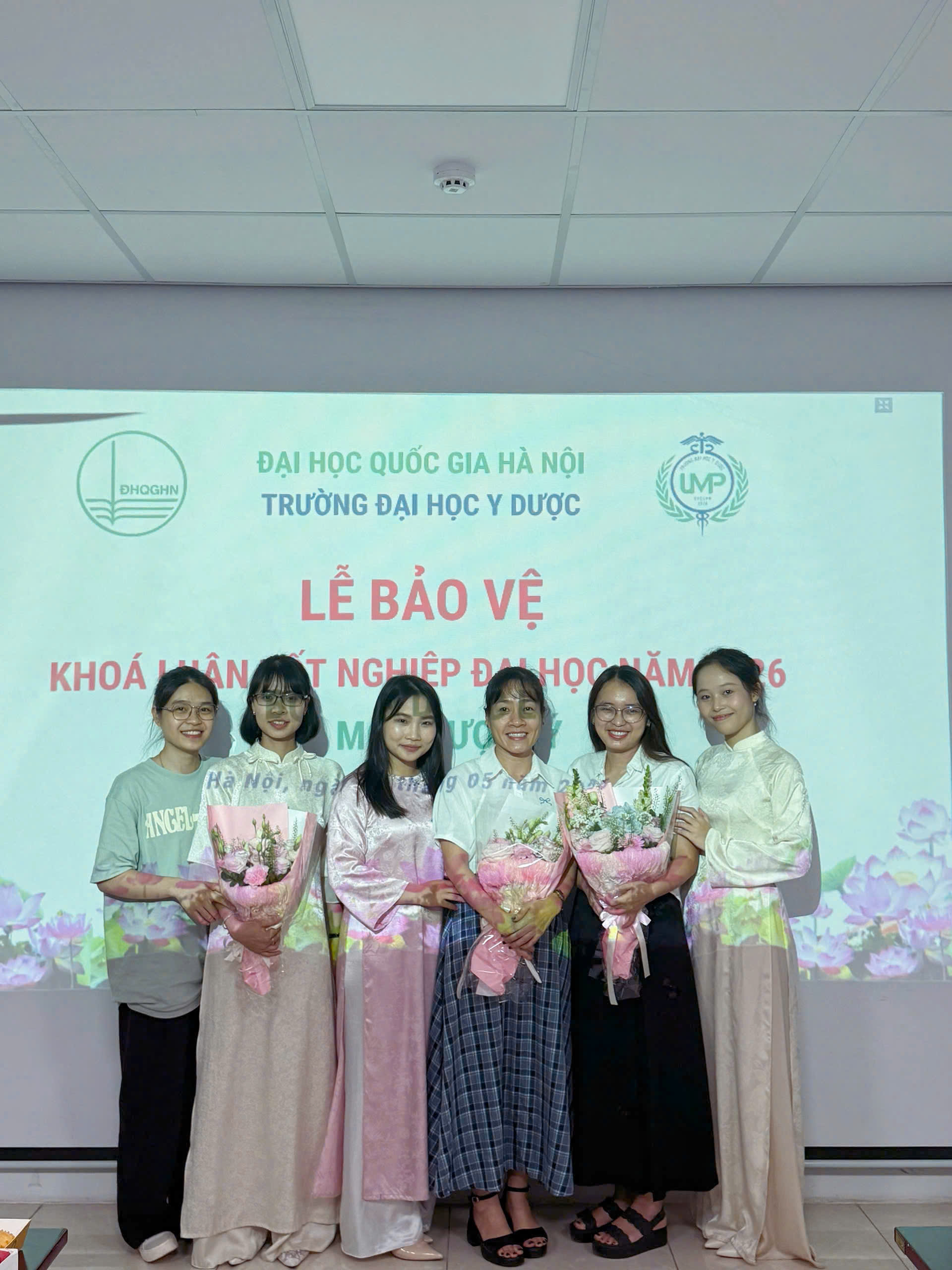 Sự kiện bảo vệ KLTN QH2021 Dược 3