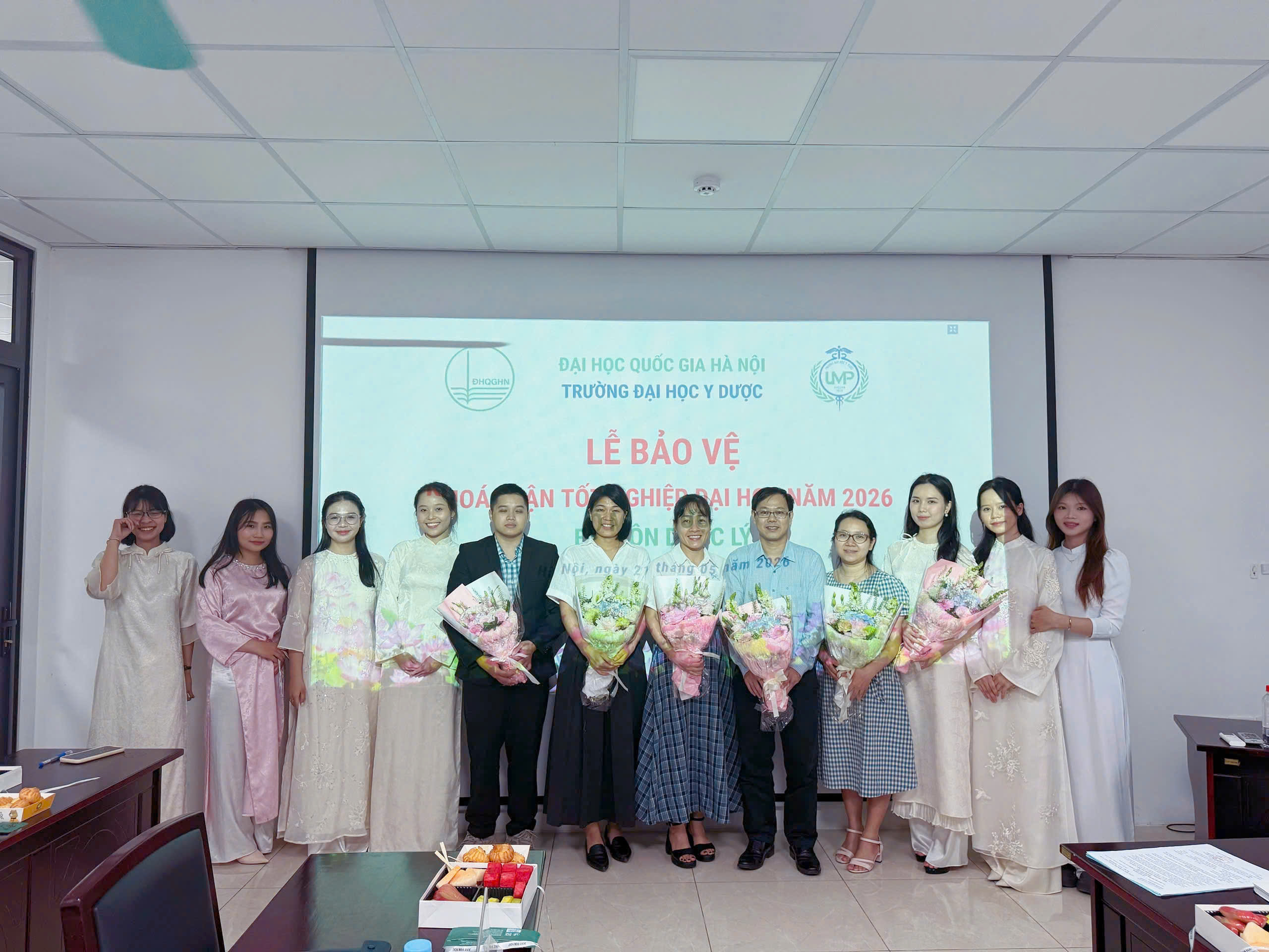 Sự kiện bảo vệ KLTN QH2021 Dược 5